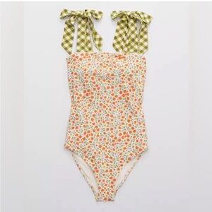 Aerie Bandeau One Piece Swimsuit Strawberry size M NWOT NEVER WORN